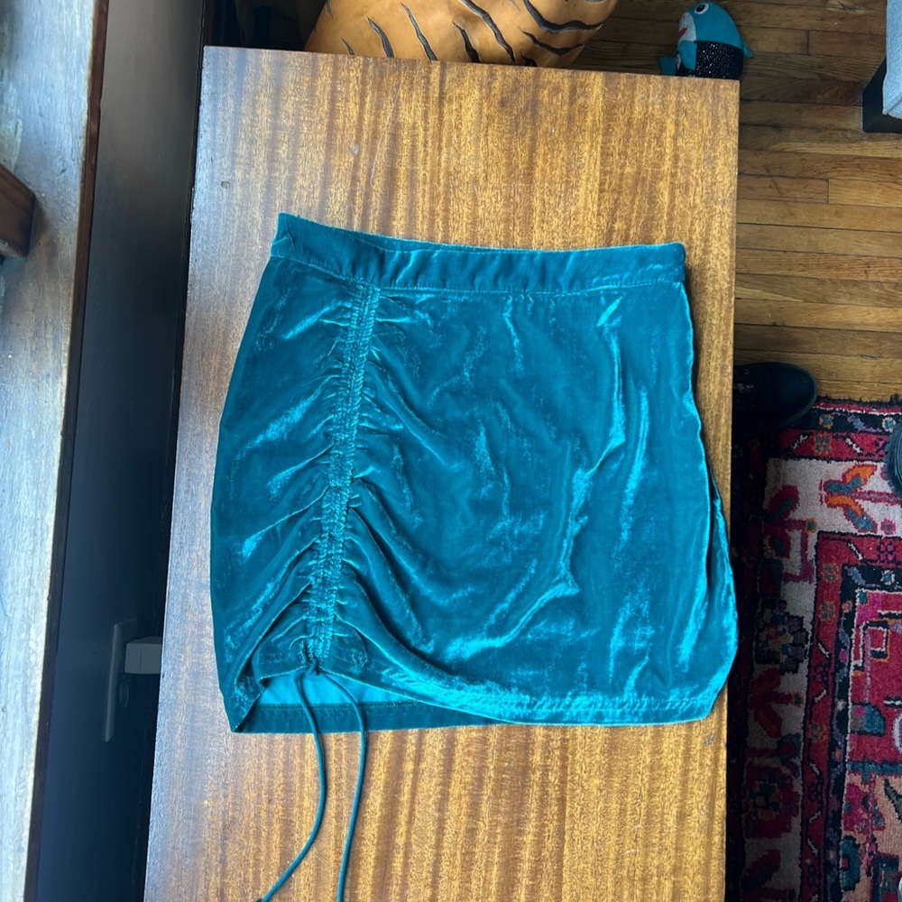 Free People Teal Velvet Mini Rouched Skirt Size 4 - Picture 2 of 4